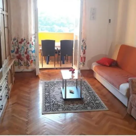 Holiday Apartment شقة *