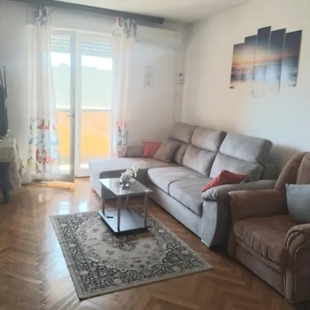 Holiday Apartment شيبينيك